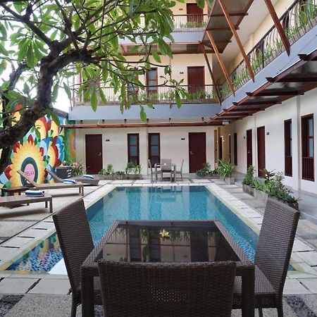 Reddoorz Near Legian Street Otel Dış mekan fotoğraf