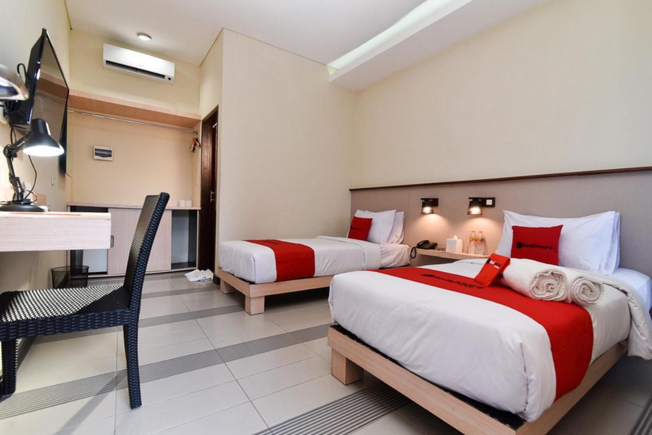 Reddoorz Near Legian Street Otel Dış mekan fotoğraf