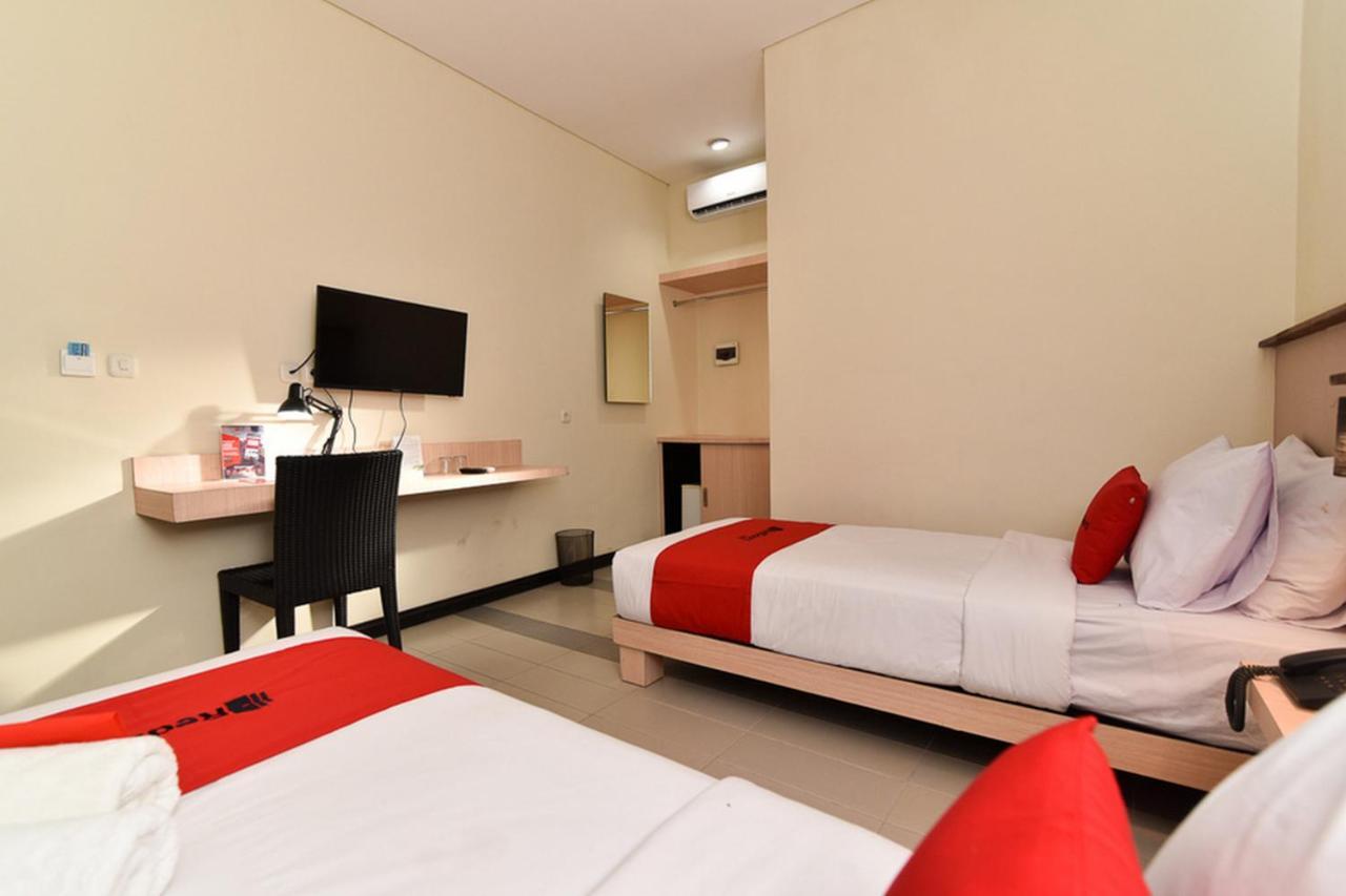 Reddoorz Near Legian Street Otel Dış mekan fotoğraf